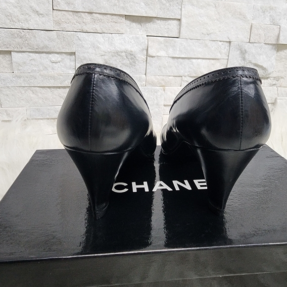 Auth Vintage 80s Chanel pump with patent - Picture 9 of 13